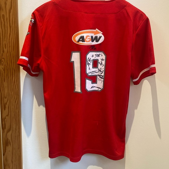 Signed Canadians (Nat Bailey) XL Youth Jersey - Picture 8 of 11